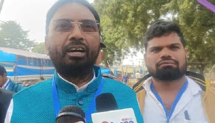 दिल्ली के मैक्स अस्पताल में भर्ती