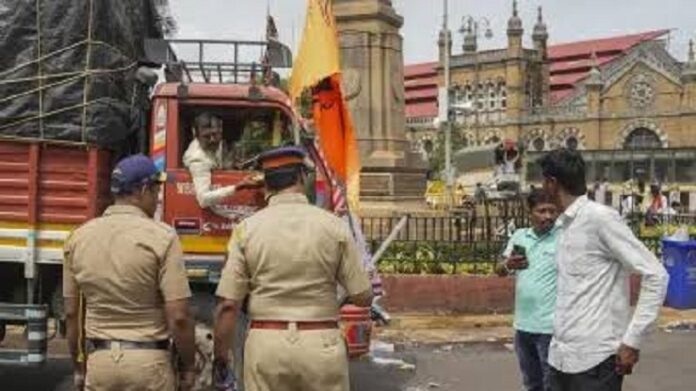 मुंबई पुलिस को मिला धमकी भरा मैसेज
