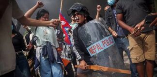 नेपाल में बिगड़े हालात