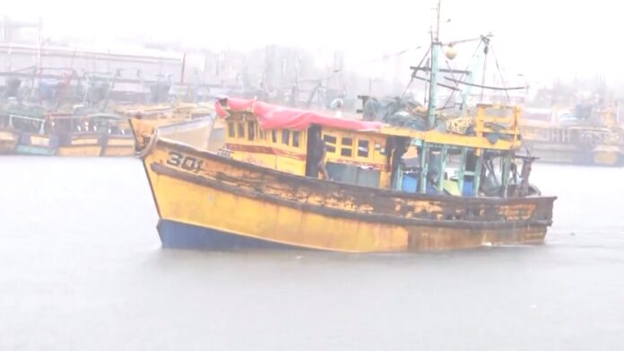 Cyclone Montha Update समुद्र में उफनेंगी ऊंची लहरें