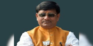 इंजीनियर शैलेंद्र ने भरा नामांकन
